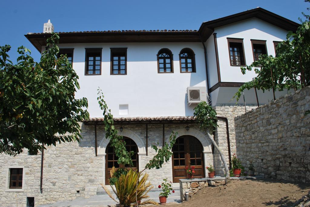 Boutique Hotel Muzaka Berat Exterior foto