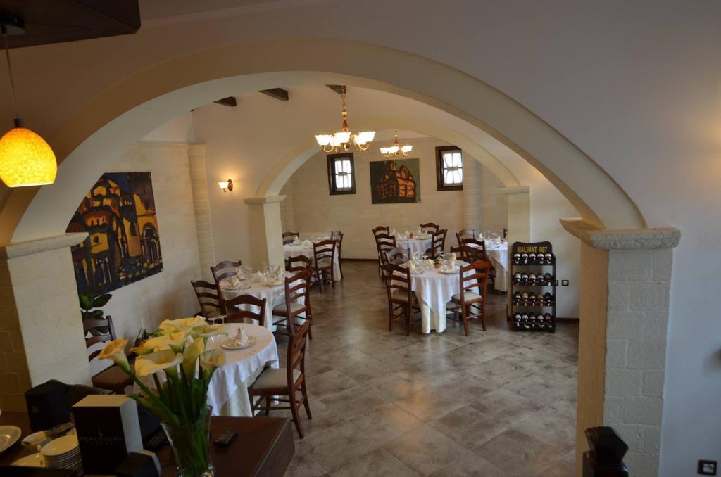Boutique Hotel Muzaka Berat Exterior foto