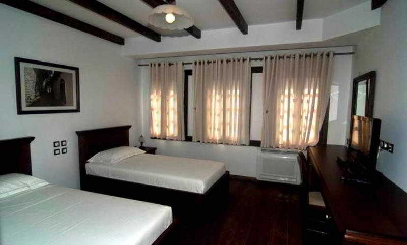 Boutique Hotel Muzaka Berat Exterior foto