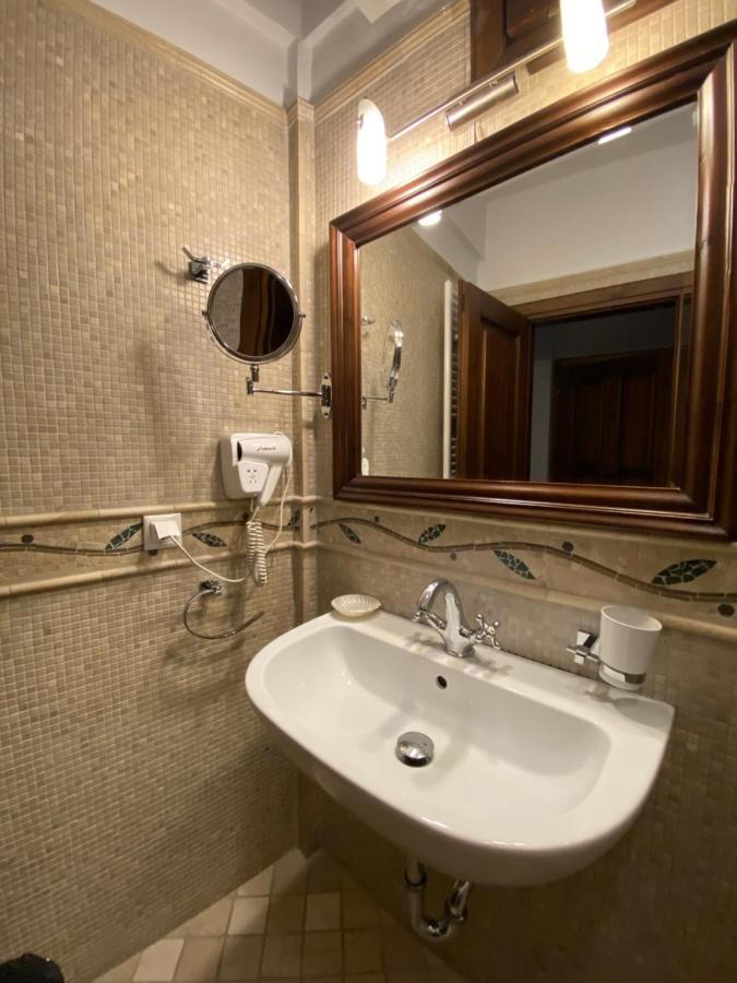 Boutique Hotel Muzaka Berat Exterior foto