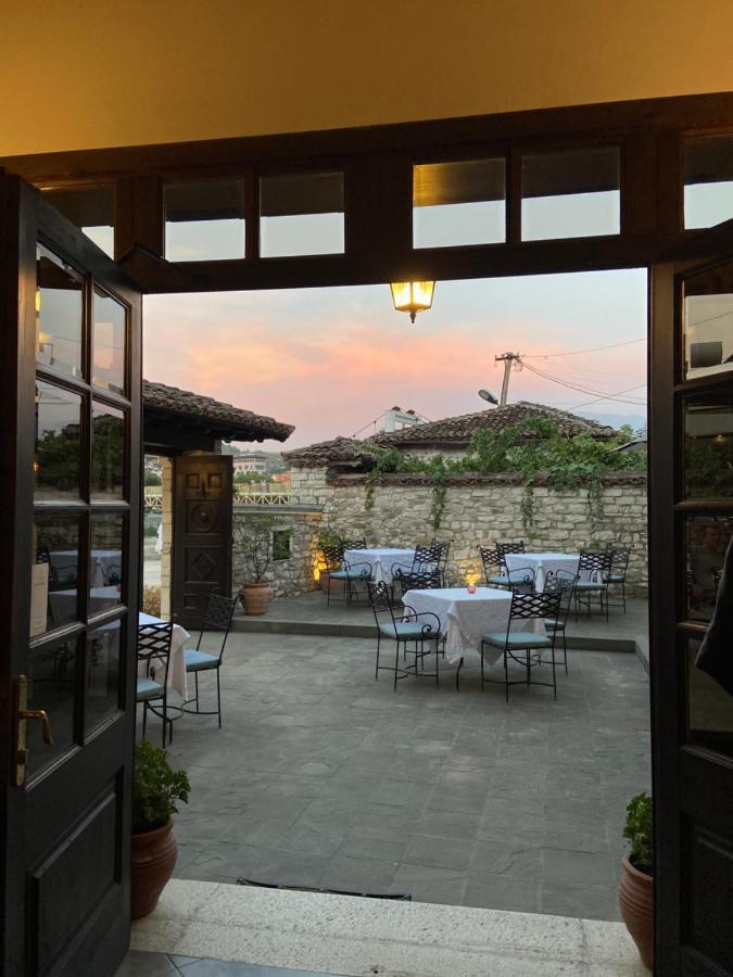 Boutique Hotel Muzaka Berat Exterior foto