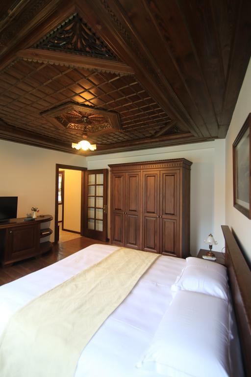 Boutique Hotel Muzaka Berat Exterior foto