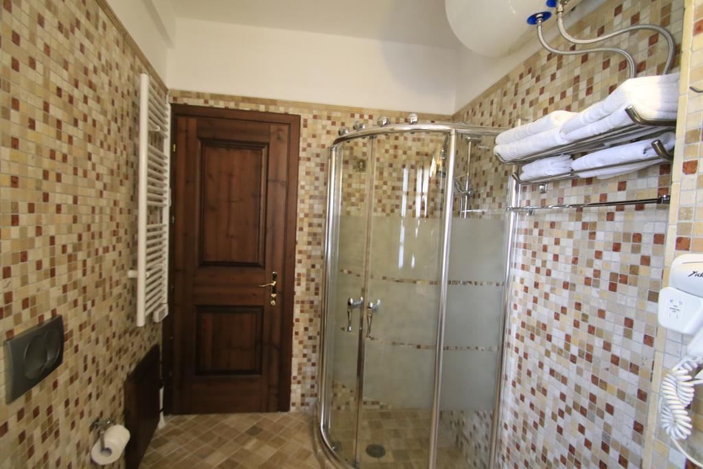 Boutique Hotel Muzaka Berat Exterior foto