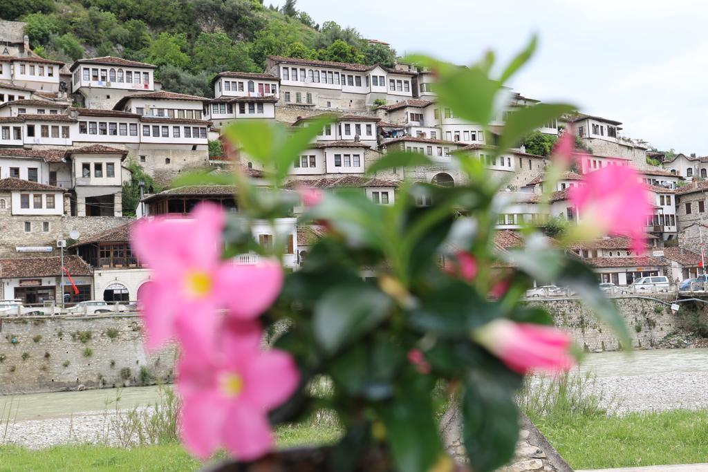 Boutique Hotel Muzaka Berat Exterior foto