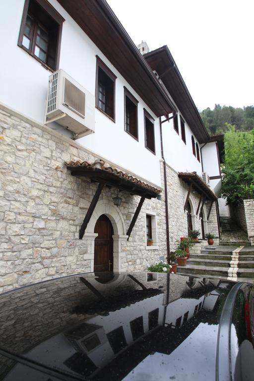 Boutique Hotel Muzaka Berat Exterior foto